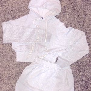 Akira Crop Top Sweatshirt w/ Sweat-skirt Bottoms